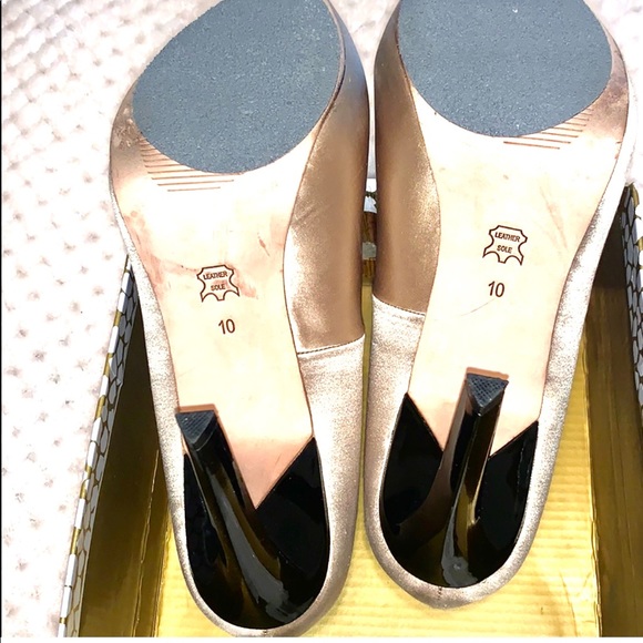 BCBGMAZRIA Satin pumps - Picture 4 of 4